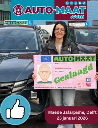Maede Jafarpishe geslaagd bij Auto-Maat Rijschool